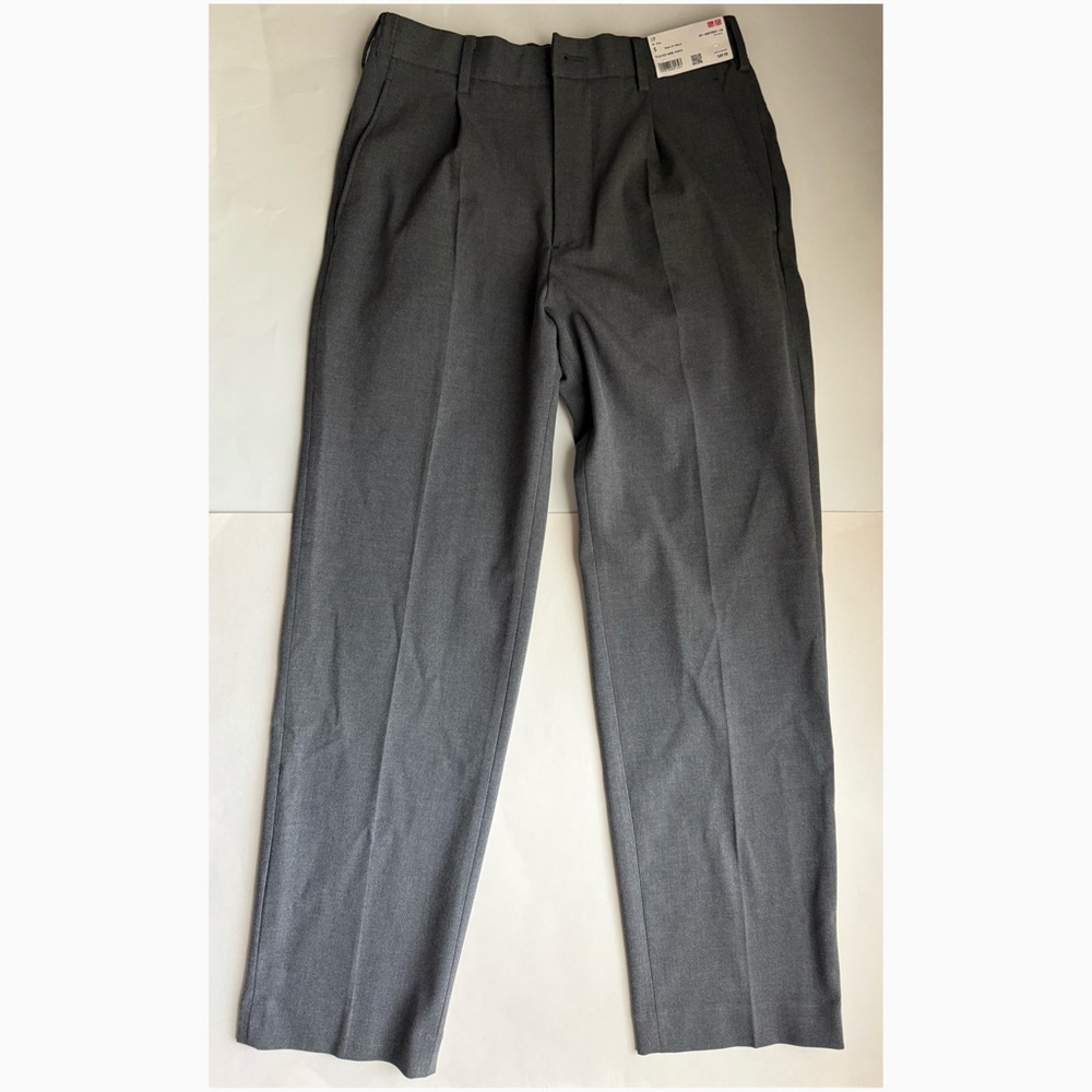 NWT Uniqlo Men’s Dark Gray Pleated Wide Pants - Size Small
